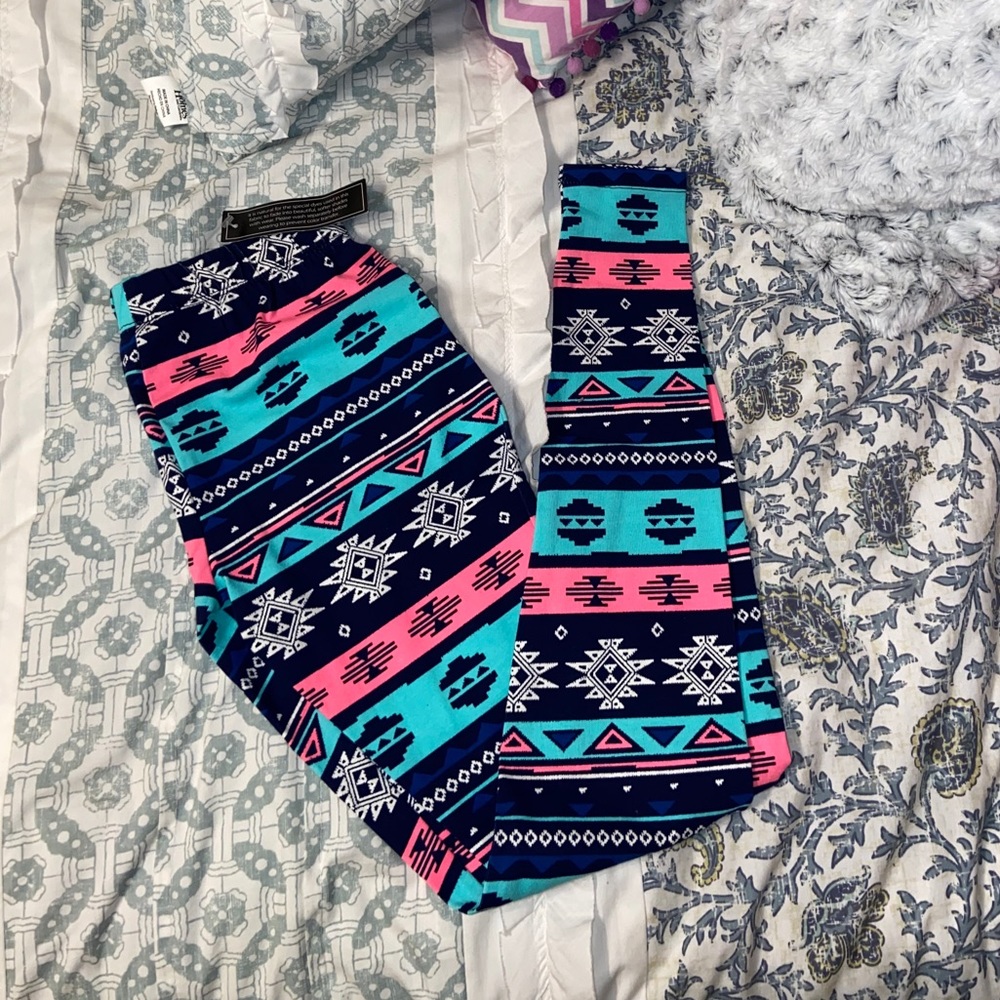 NWT Aztec leggings